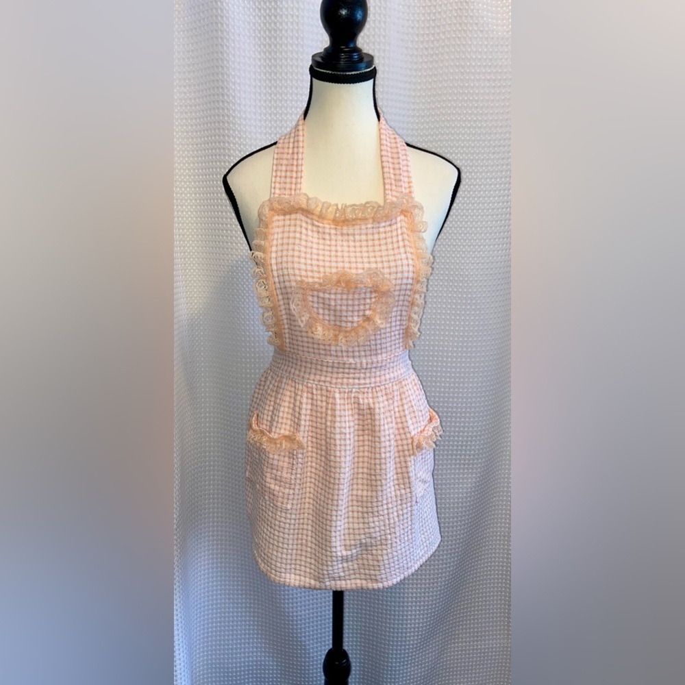 Women’s Vintage 1980’s white and peach checks pattern Apron fits XS - S‎ - M